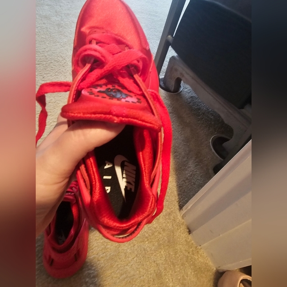 Nike Air Huarache Red Shoe - Picture 11 of 15